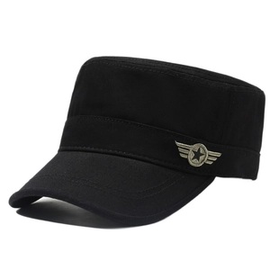 Casquette cadet noire en coton avec broderie étoile militaire, vue de profil sur blanc