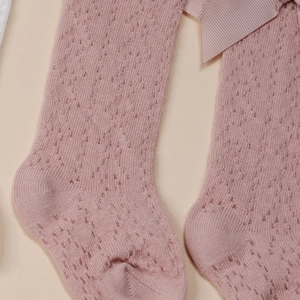 Chaussettes bébé en maille ajourée rose avec nœud en soie pour photos de nouveau-né