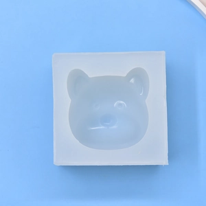 Stampo in silicone traslucido a forma di testa d'orso per saponi, candele e resine