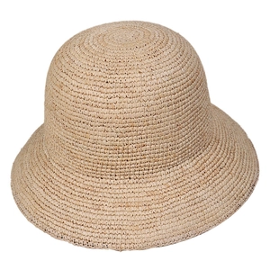 Chapeau de soleil minimaliste en raphia beige fait main avec dôme élégant pour femme