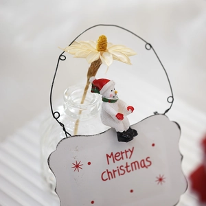 Mini iron Merry Christmas sign with snowman resin pendant and dried flower decor