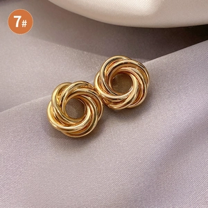 Pendientes geométricos en espiral dorados de varias capas sobre seda, estilo 7
