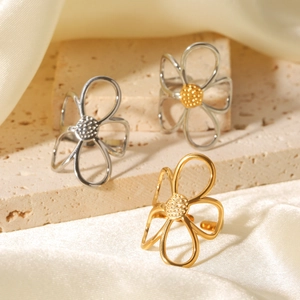 Hollow flower cutout stainless steel open rings in gold and silver finish