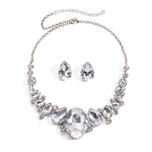 Exquisite silver-tone teardrop and oval rhinestone jewelry set with necklace and earrings