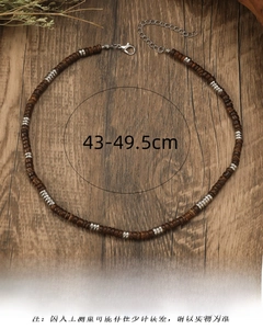 Detail view of bohemian wood bead necklace with 43-49.5cm dimensions and lobster clasp