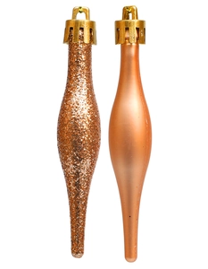 Détail de deux ornements de Noël orange en forme de larme aux finitions pailletée et mate