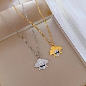 Colliers minimalistes en acier titane or et argent avec pendentifs abeille