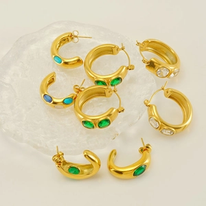 Assortiment de boucles d'oreilles en acier doré 18k avec pierres colorées