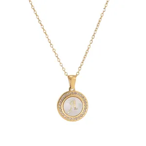 Collier Lettre Initiale Pendentif Rond En Nacre Serti De Zircon Bijoux En Acier Inoxydable Plaqué Or 18K Pour Femme