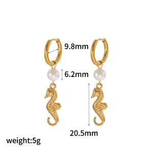 Detailed size specifications of 18k gold plated seahorse and pearl drop earrings