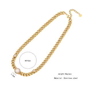 Detail showing gold Cuban chain necklace dimensions 40+5cm and 46g weight specifications