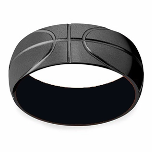 Detalle de anillo de baloncesto negro mate con un toque interior naranja vibrante