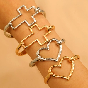 Exaggerated Alloy Hammered Texture Bangle Set For Women Fashion Hollow Cross Heart Geometric Open Cuff Bangle Gold Silver Bracelet Jewelry