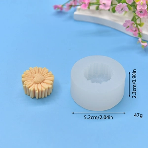 Daisy heart silicone mold for DIY aroma stones with size 5.2cm shown on blue background