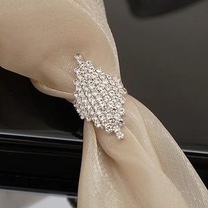 Exquisite silver rhinestone jewelry set with sparkling geometric pendant and scarf clip