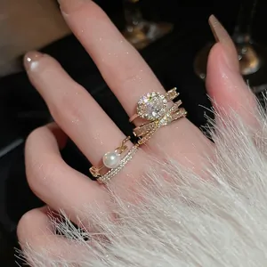 Elegante Anello In Ottone Placcato Oro Multistrato Incrociato Zircone Finta Perla Artificial Regolabile Aperto Gioielli Per Donne Regalo