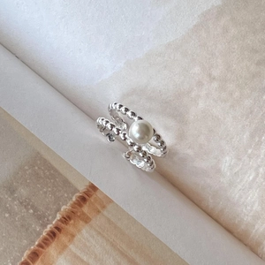 Minimalist S925 sterling silver ring with beaded double-row band and white freshwater pearl