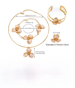 Detaillierte Größentabelle für Blumenschmuck-Set mit Kette, Armreif und Gewichtsangaben