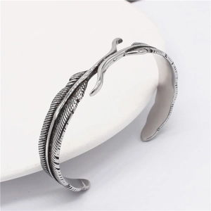 Bracelet jonc plume d'aigle vintage pour homme en acier inoxydable argenté vieilli