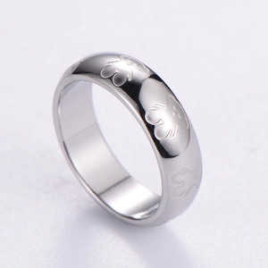 Minimalist silver stainless steel ring with laser engraved cute cartoon bear patterns