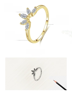 Dettaglio macro dell'anello a corona in argento S925 con zirconi marquise e schizzo di design