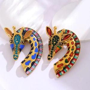 Retro giraffe brooch set with colorful rhinestones and enamel on vintage gold finish