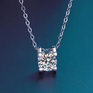 Collier classique en argent 925 avec pendentif en moissanite de 1 carat de coupe ronde