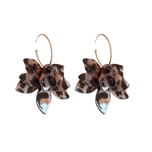 Vintage leopard print resin flower C-shaped hoop earrings with gold plated metal hooks