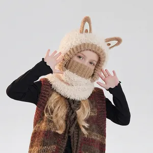 Bonnet en tricot pour enfants avec masque et écharpe intégrés et oreilles en peluche