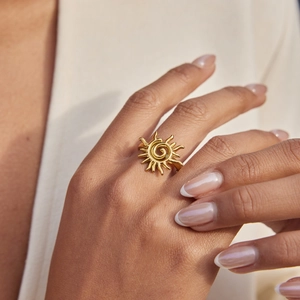 Bague Spirale Soleil en Acier Inoxydable Plaqué Or 18K Bohème Bague Géométrique Vintage Rayon de Soleil Femme Bijoux