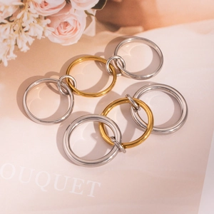 Minimalist interlocking stainless steel ring in gold and silver finish for women
