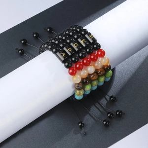 Bracciali con perle di ossidiana, lettere dorate e pietre naturali multicolore