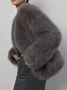 Chic manteau court en fausse fourrure grise avec col en V et manches épaisses