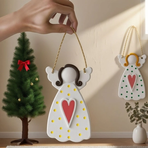 Pendenti angelici fatti a mano con motivi a cuore per decorazioni festive murali