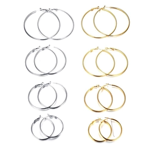 Large hoop earrings set in gold and silver stainless steel featuring 4 gradient sizes