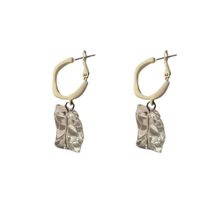 Irregular cream and clear acrylic earrings with ice-texture geometric pendants