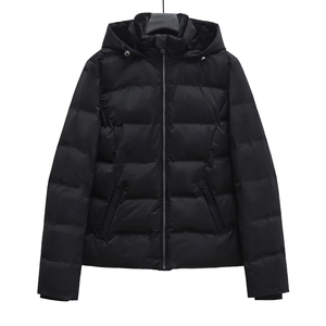 Herren Winter-Steppjacke mit Kapuze aus schwarzem winddichtem Stoff und Pelzfutter