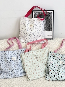 Cute cat and floral print large canvas tote bags for women in four pastel colors