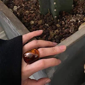 Vintage amber acrylic resin geometric ring with oversized minimalist irregular design