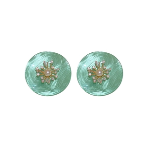 Boucles d'oreilles pétales vertes vintage avec perle et zircon sur monture dorée