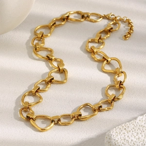 18K gold plated stainless steel necklace with interlocking irregular heart link chain