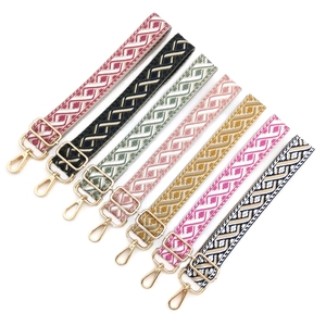 Bandoulières tissées colorées réglables avec sept motifs géométriques et crochets dorés