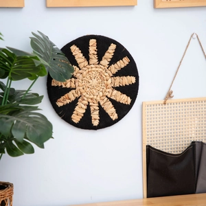 Nordisches Rattan-Wanddeko mit natürlichem schwarzem Muster für Boho-Wohnstil