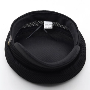 Black mesh breathable newsboy cap in 100% polyester for summer sun protection