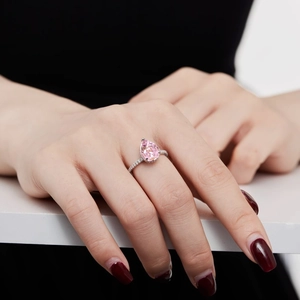 Elegant S925 sterling silver ring featuring a pink pear-cut ice flower zircon gemstone