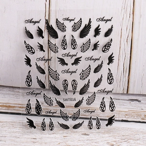 Détail des stickers nail art SWT016 avec ailes d'ange noires et typographie Angel