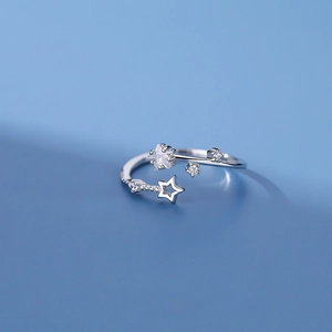 Minimalist S925 sterling silver open star ring with sparkling cubic zirconia accents