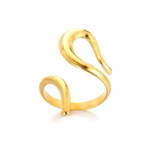 Dettaglio anello in acciaio inossidabile placcato oro 18K con design aperto curvo