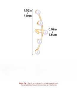 Detailed view of pearl ear cuff dimensions measuring 3.9cm by 1.6cm with copper material