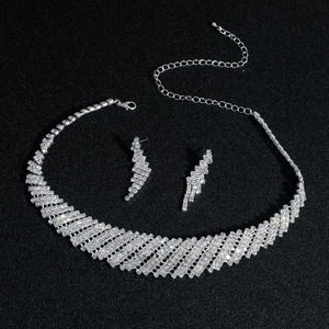 Luxury sparkling rhinestone bridal jewelry set with silver necklace and drop earrings